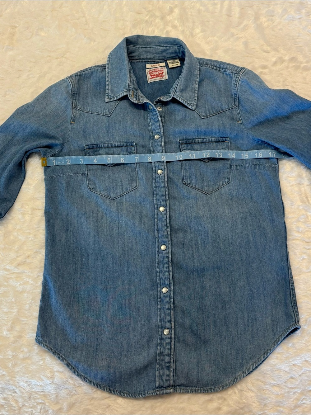 Levi's Blue Denim Shirt with Pearlescent Snap Buttons in XS - Picture 14 of 15